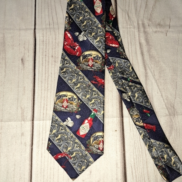 Tabasco Seafood Silk Tie - Picture 4 of 10